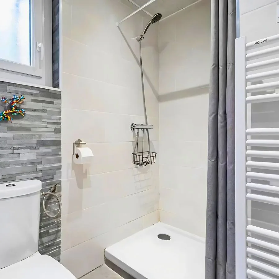 Salle de bain design - Location de Vacances Cuers dans le Var